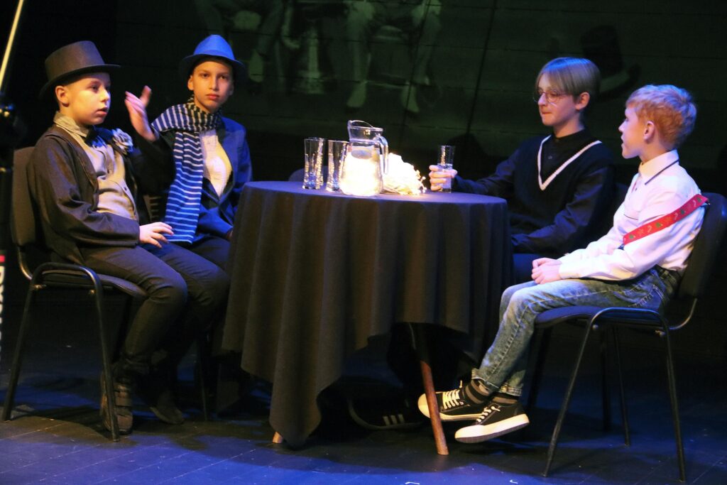 Piosenka-3-1024x683 Piosenka jest dobra na wszystko – finał wojewódzkiego konkursu wokalnego poświęconego twórczości Kabaretu Starszych Panów