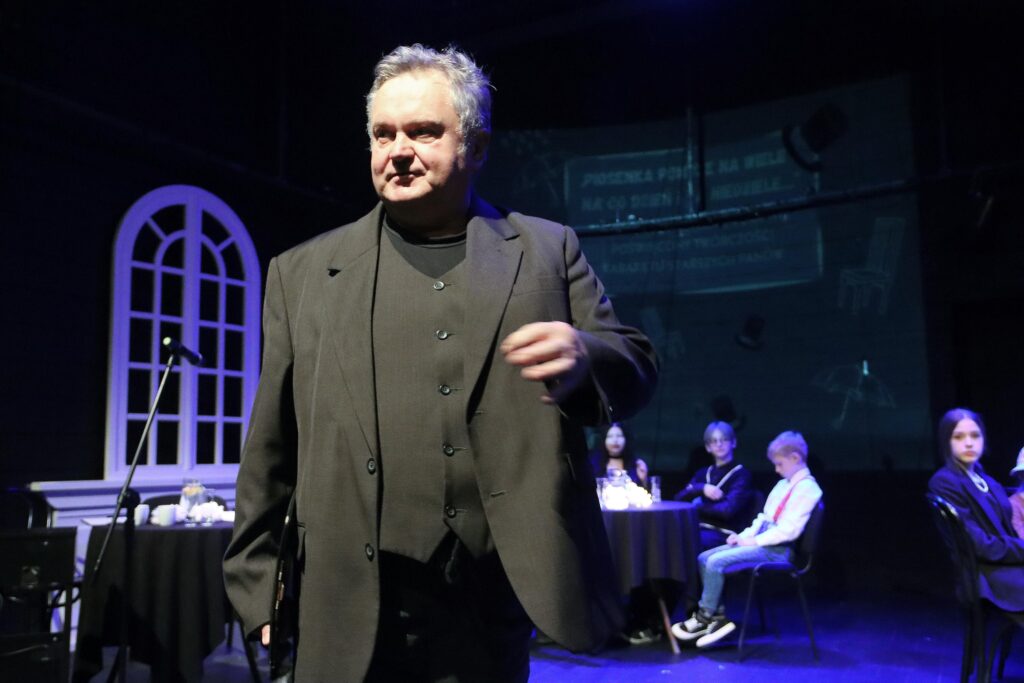 Piosenka-8-1024x683 Piosenka jest dobra na wszystko – finał wojewódzkiego konkursu wokalnego poświęconego twórczości Kabaretu Starszych Panów