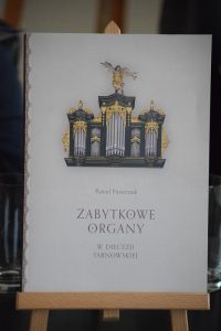 bez-nazwy-copy-200x300 O organach, muzyce rozmowa z Pawłem Pasternakiem