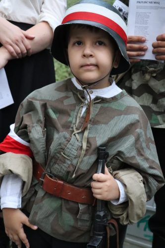 13 Patriotyczne śpiewanie "Powstanie Pokoleń"