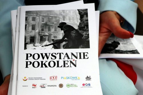 14 Patriotyczne śpiewanie "Powstanie Pokoleń"