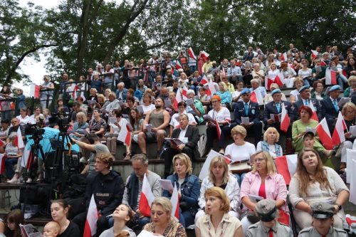 19 Patriotyczne śpiewanie "Powstanie Pokoleń"