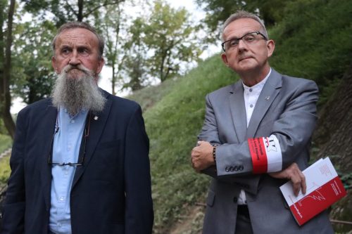 20 Patriotyczne śpiewanie "Powstanie Pokoleń"