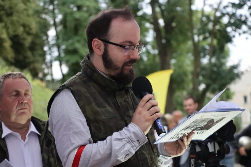 27 Patriotyczne śpiewanie "Powstanie Pokoleń"