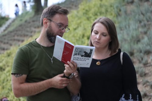 30 Patriotyczne śpiewanie "Powstanie Pokoleń"