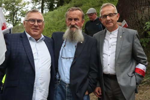 31 Patriotyczne śpiewanie "Powstanie Pokoleń"