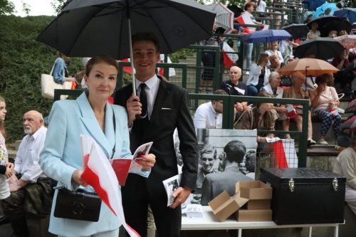 32 Patriotyczne śpiewanie "Powstanie Pokoleń"