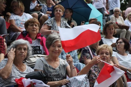 38 Patriotyczne śpiewanie "Powstanie Pokoleń"