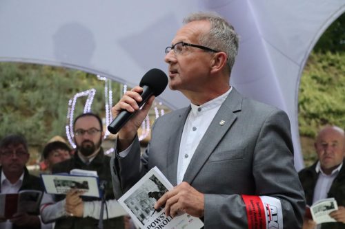 52 Patriotyczne śpiewanie "Powstanie Pokoleń"