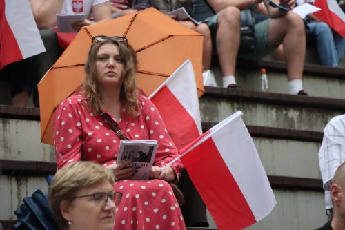 70 Patriotyczne śpiewanie "Powstanie Pokoleń"