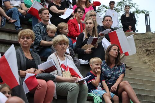 71 Patriotyczne śpiewanie "Powstanie Pokoleń"