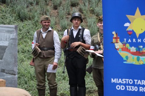 74 Patriotyczne śpiewanie "Powstanie Pokoleń"