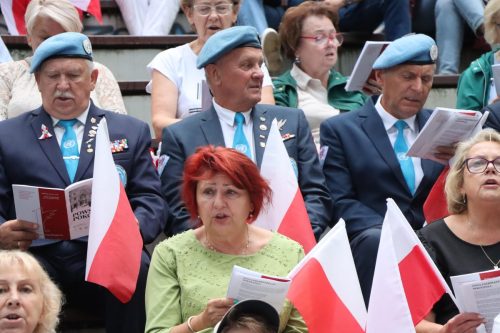 75 Patriotyczne śpiewanie "Powstanie Pokoleń"