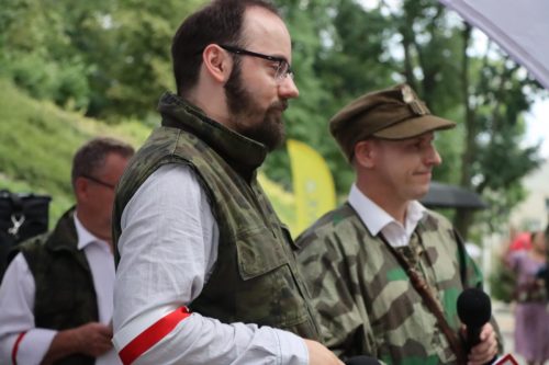 78 Patriotyczne śpiewanie "Powstanie Pokoleń"