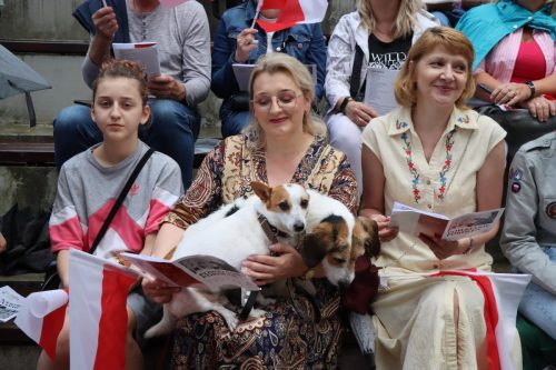 79 Patriotyczne śpiewanie "Powstanie Pokoleń"