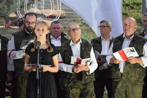 9 Patriotyczne śpiewanie "Powstanie Pokoleń"