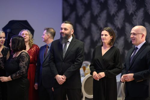 TP9_4008 Studniówka maturzystów z XVI LO im. AK w Tarnowie – wyjątkowy wieczór pełen emocji