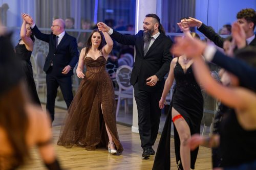 TP9_4038 Studniówka maturzystów z XVI LO im. AK w Tarnowie – wyjątkowy wieczór pełen emocji