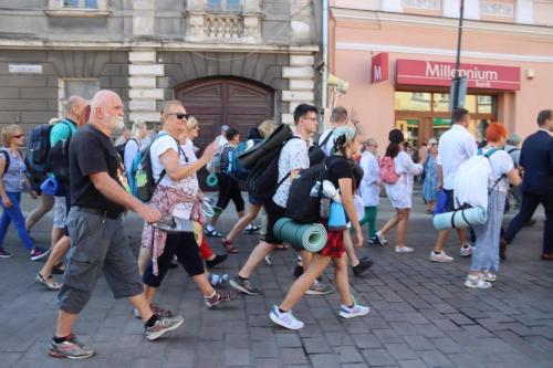 455794184_907371728088524_8758830160246649848_n 42. Piesza Pielgrzymka Tarnowska na Jasną Górę: Młodzi wiodą prym