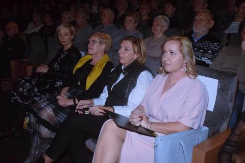 5a "Historia z rodzinnego albumu" - widowisko taneczno - muzyczne z okazji Dnia Babci i Dziadka