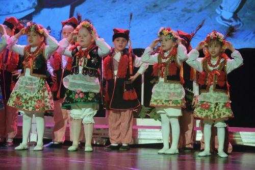 dsc-1998-edytowano-copy "Historia z rodzinnego albumu" - widowisko taneczno - muzyczne z okazji Dnia Babci i Dziadka