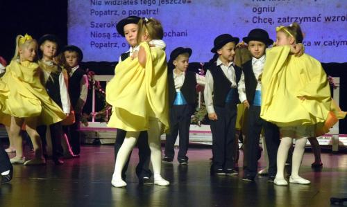 dsc-2208-edytowano-copy "Historia z rodzinnego albumu" - widowisko taneczno - muzyczne z okazji Dnia Babci i Dziadka