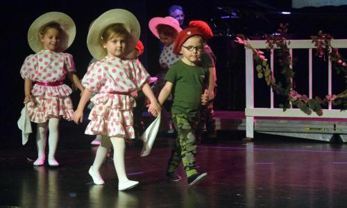 dsc-2261-edytowano-copy "Historia z rodzinnego albumu" - widowisko taneczno - muzyczne z okazji Dnia Babci i Dziadka