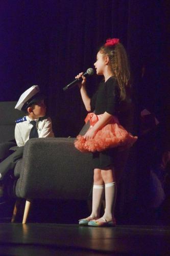 dsc-2392-edytowano-copy "Historia z rodzinnego albumu" - widowisko taneczno - muzyczne z okazji Dnia Babci i Dziadka