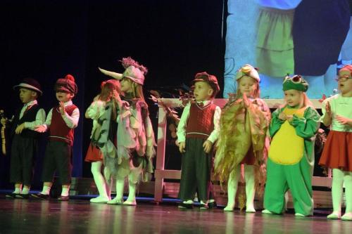 dsc-2490-edytowano-copy "Historia z rodzinnego albumu" - widowisko taneczno - muzyczne z okazji Dnia Babci i Dziadka