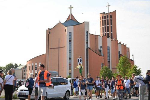 Bez-nazwy 43. Piesza Pielgrzymka Tarnowska wyruszyła do Jasnej Góry