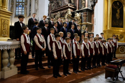 2-copy Jubileusz 45. lecia PUERI CANTORES TARNOVIENSES