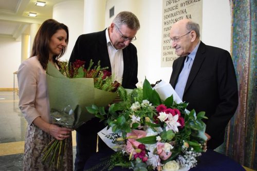 10 Kapłan, kosmolog, filozof. 90 lat ks. prof. Michała Hellera