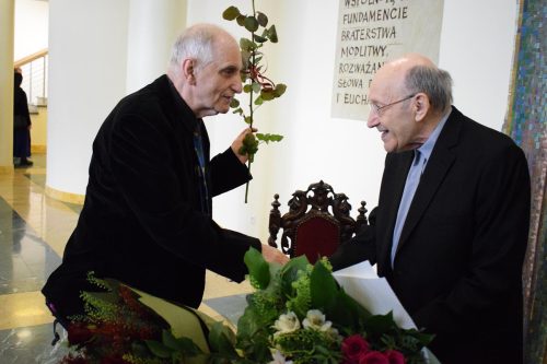 11 Kapłan, kosmolog, filozof. 90 lat ks. prof. Michała Hellera