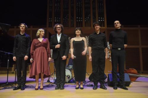 1 A NADZIEJA NIECH BĘDZIE W NAS" - najmniejsza scena świata