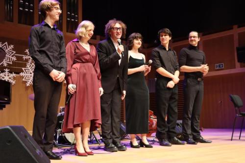 30 A NADZIEJA NIECH BĘDZIE W NAS" - najmniejsza scena świata