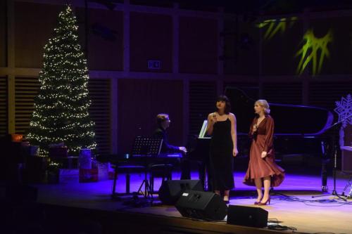 32 A NADZIEJA NIECH BĘDZIE W NAS" - najmniejsza scena świata