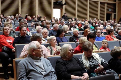 35 A NADZIEJA NIECH BĘDZIE W NAS" - najmniejsza scena świata