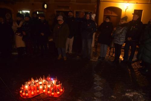 8-copy „Światło Pamięci dla Pawła Adamowicza – Tarnów przeciw nienawiści”