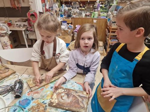 32 NOWY CYKL: MIEJSCA PRZYJAZNE DZIECIOM – FUNDACJA PRACOWNIA KREATYWNA