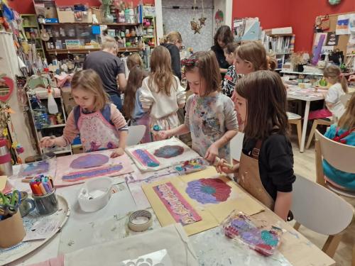 37 NOWY CYKL: MIEJSCA PRZYJAZNE DZIECIOM – FUNDACJA PRACOWNIA KREATYWNA