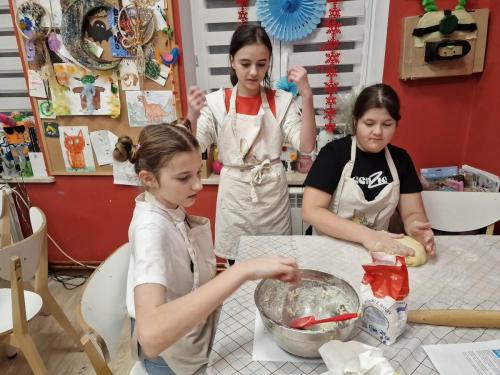 42 NOWY CYKL: MIEJSCA PRZYJAZNE DZIECIOM – FUNDACJA PRACOWNIA KREATYWNA