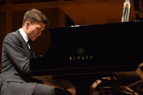 dsc-1549-copy Wieczór pianistyczny "Dookoła świata z Chopinem i Lisztem"