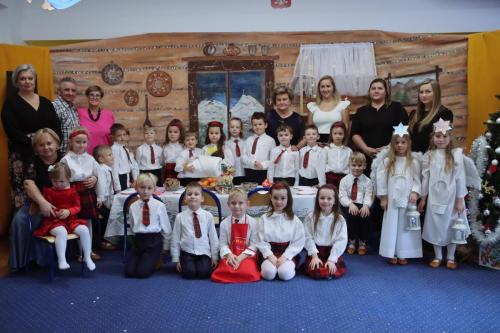 1 Przedszkole Publiczne Nr 33 w Tarnowie - realizator projektu "Aniołkowe Granie"...