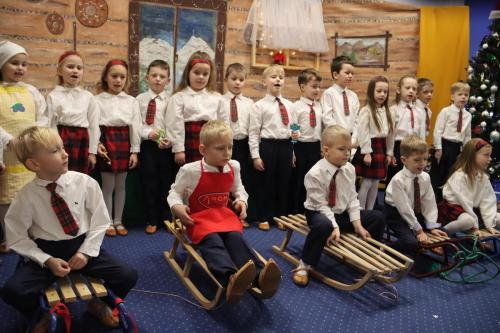 3 Przedszkole Publiczne Nr 33 w Tarnowie - realizator projektu "Aniołkowe Granie"...