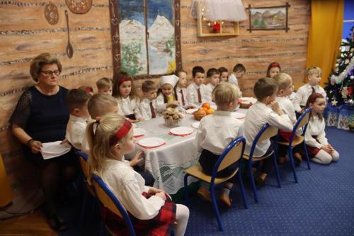 35 Przedszkole Publiczne Nr 33 w Tarnowie - realizator projektu "Aniołkowe Granie"...