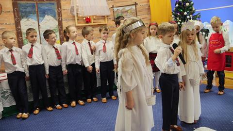 37 Przedszkole Publiczne Nr 33 w Tarnowie - realizator projektu "Aniołkowe Granie"...