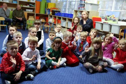 39 Przedszkole Publiczne Nr 33 w Tarnowie - realizator projektu "Aniołkowe Granie"...