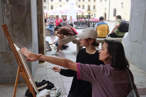 447414548_860800012745696_7491904704724250998_n Zakończono trwający przez cztery dni II Integracyjny Plener Malarski "Pejzaże Tarnowskiej Starówki"