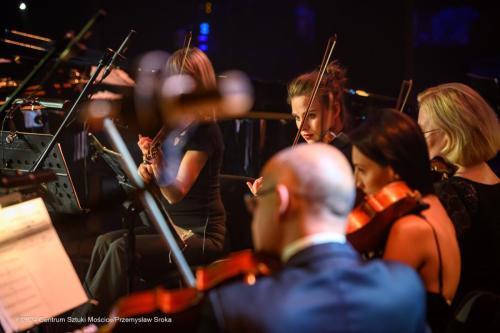 4 Koncert "Z arią i piosenką przez świat"