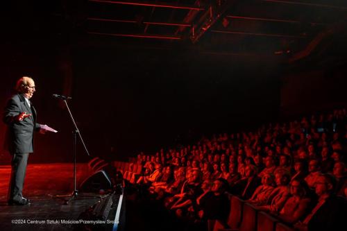 PSR_4351 Koncert "Z arią i piosenką przez świat"